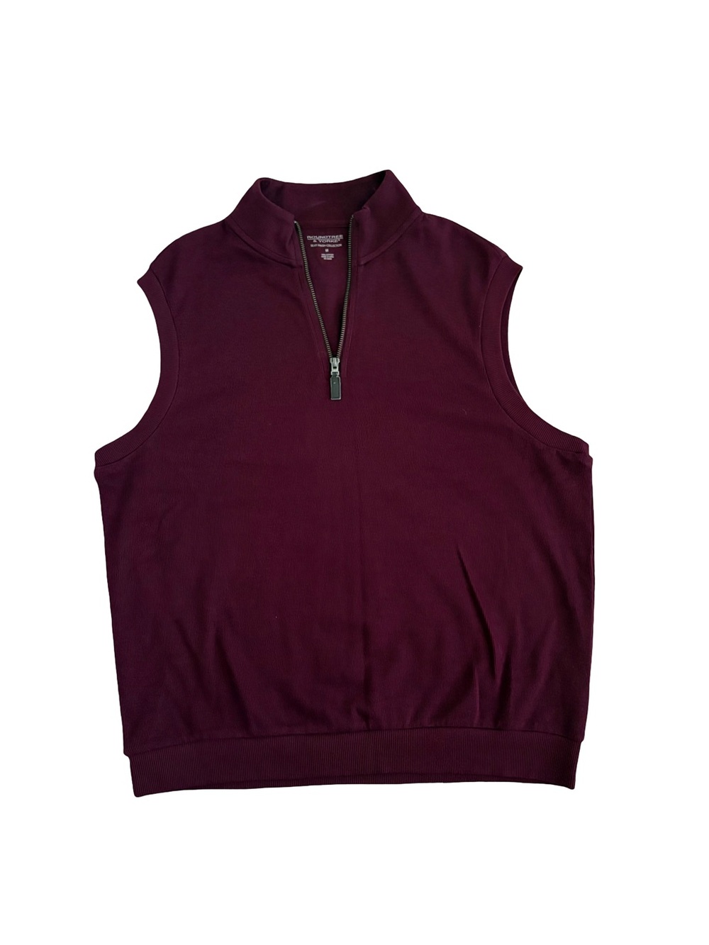 100% Cotton Roundtree & Yorke Men's Sleeveless Zip-Up Sweater Vest in Burgundy
